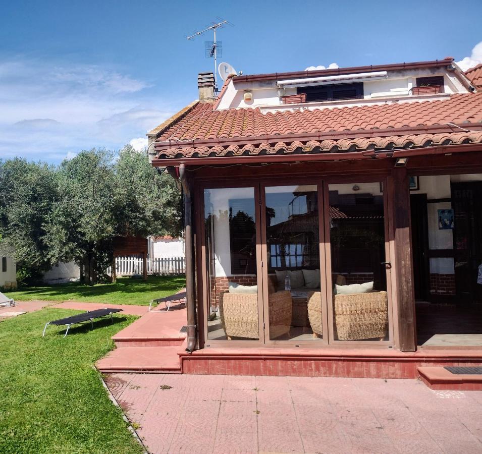 Villa Mery L'Americano Екстериор снимка